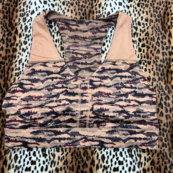 Fabletics On-The-Go PowerHold HW Leggings & Sports Bra  Cacao Tigress Sz L - Picture 15 of 16